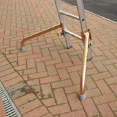 PROTECTION DIRECTE _ Stabilisateur d'échelle Ladder Spurs