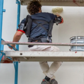 Exosquelette bras en l'air