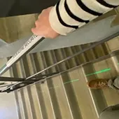 Dispositif lumineux pour rampe d'escalier